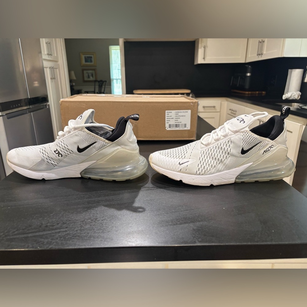 Nike Men's White and Black Air Max 270 Shoes